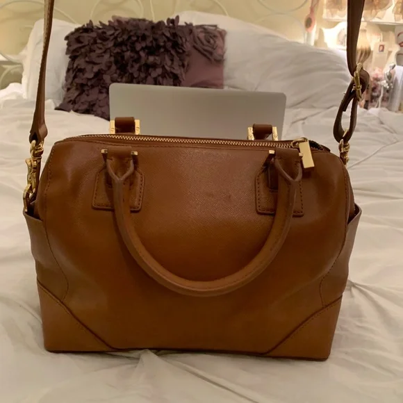 Tory Burch Robinson Bowling Bag - Picture 4 of 5